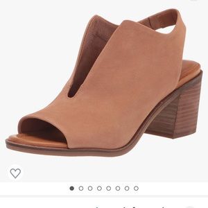 NIB LUCKY BRAND Rhazy Backstrap High Heel Sandal Heeled